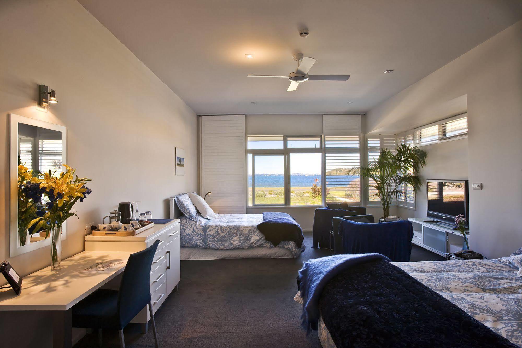 Waiheke Waterfront Lodge Oneroa Exterior photo