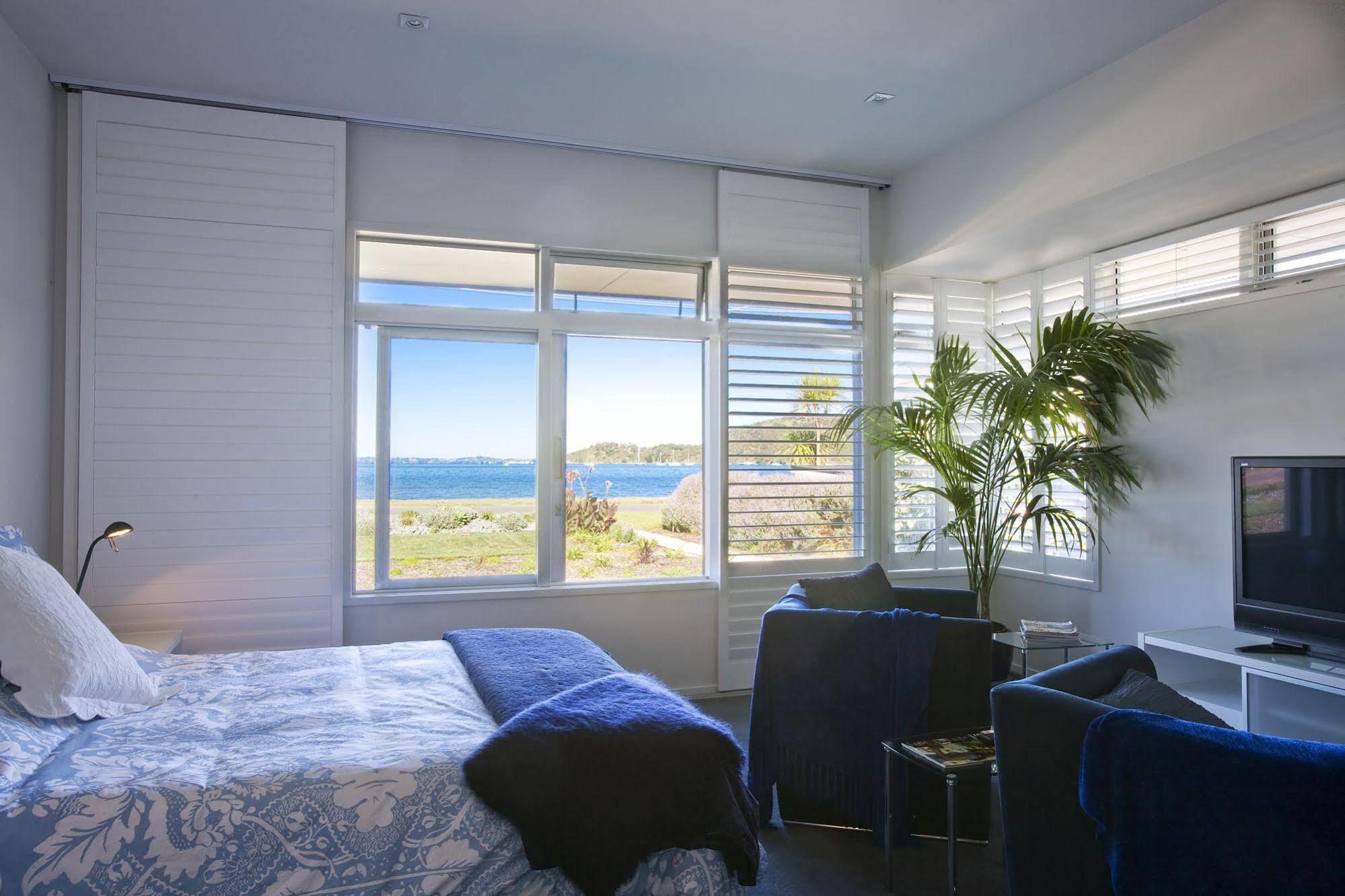 Waiheke Waterfront Lodge Oneroa Exterior photo