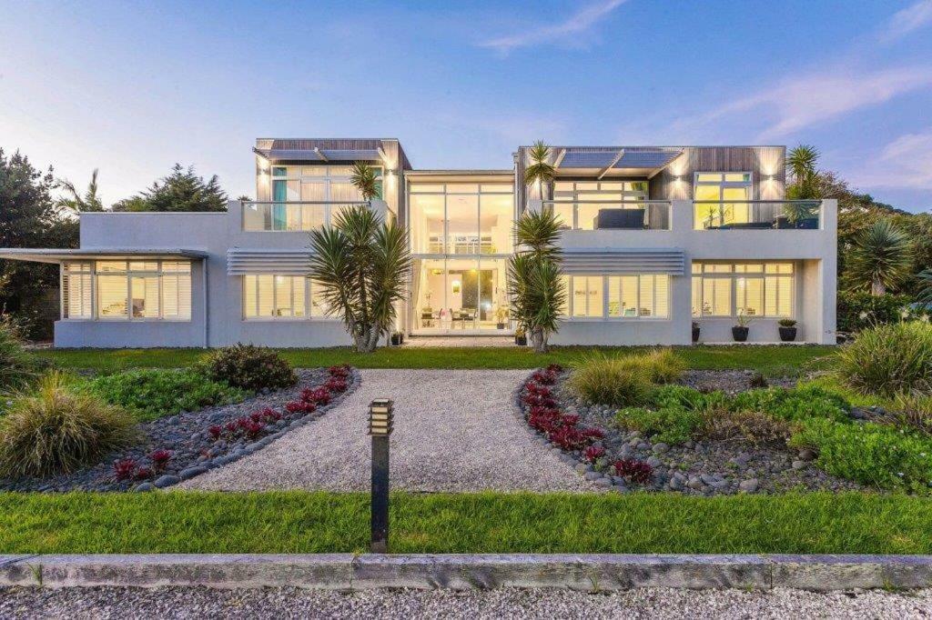 Waiheke Waterfront Lodge Oneroa Exterior photo